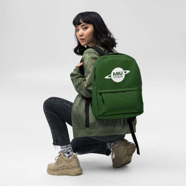 Backpack - Planet logo